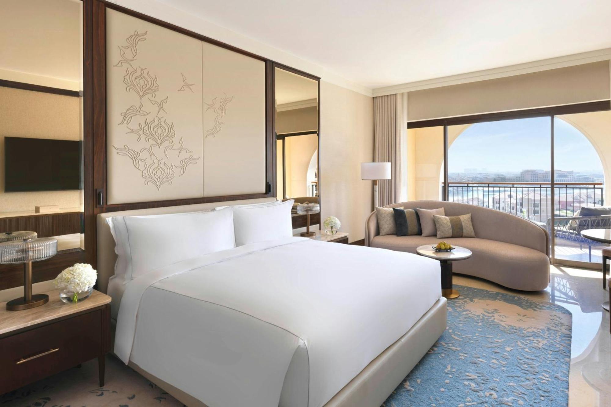 Deluxe King, Guest room, 1 King,1369896677:JPEG