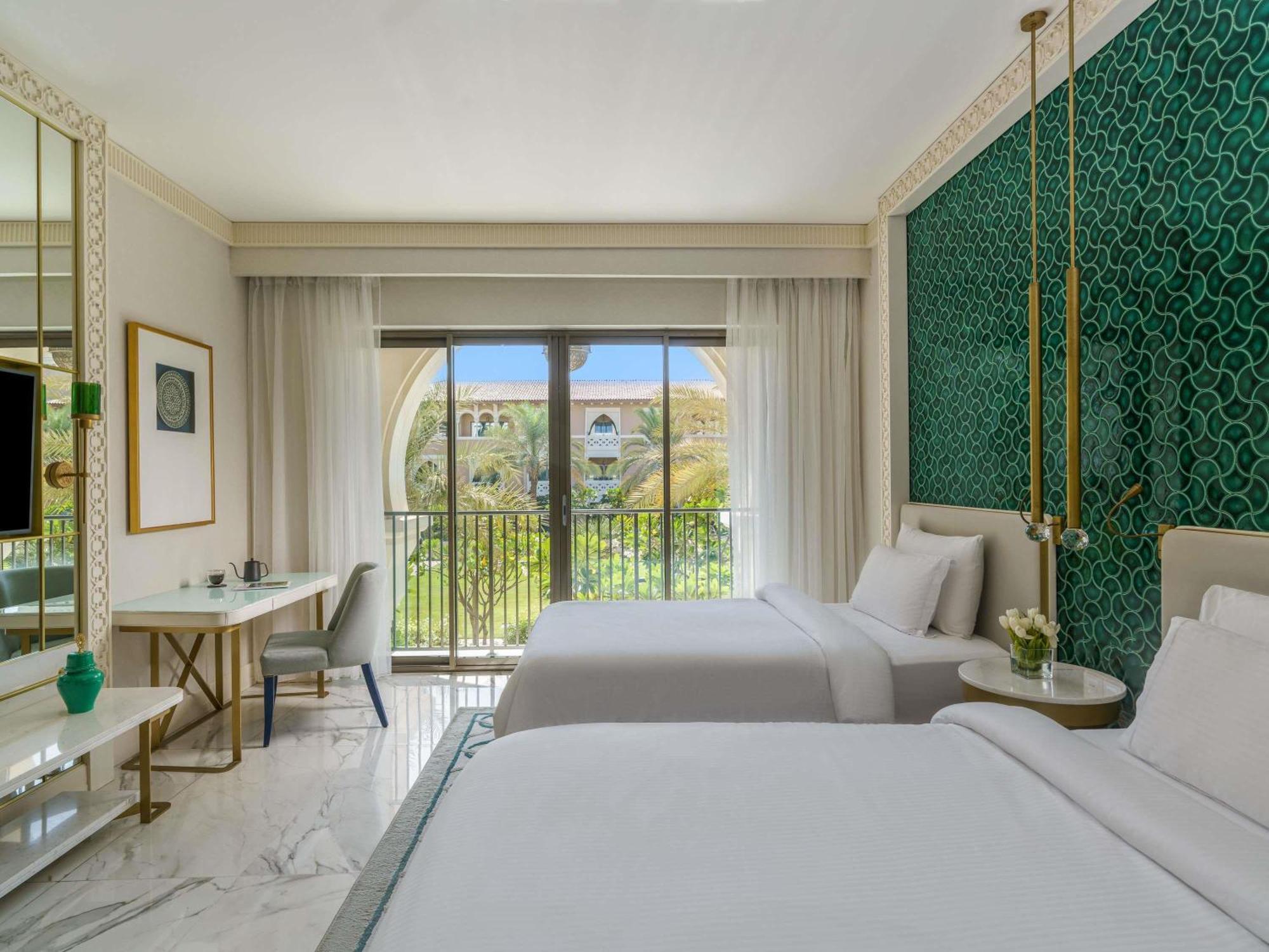 Quarto Deluxe com 2 Camas de Solteiro e Vista do Jardim