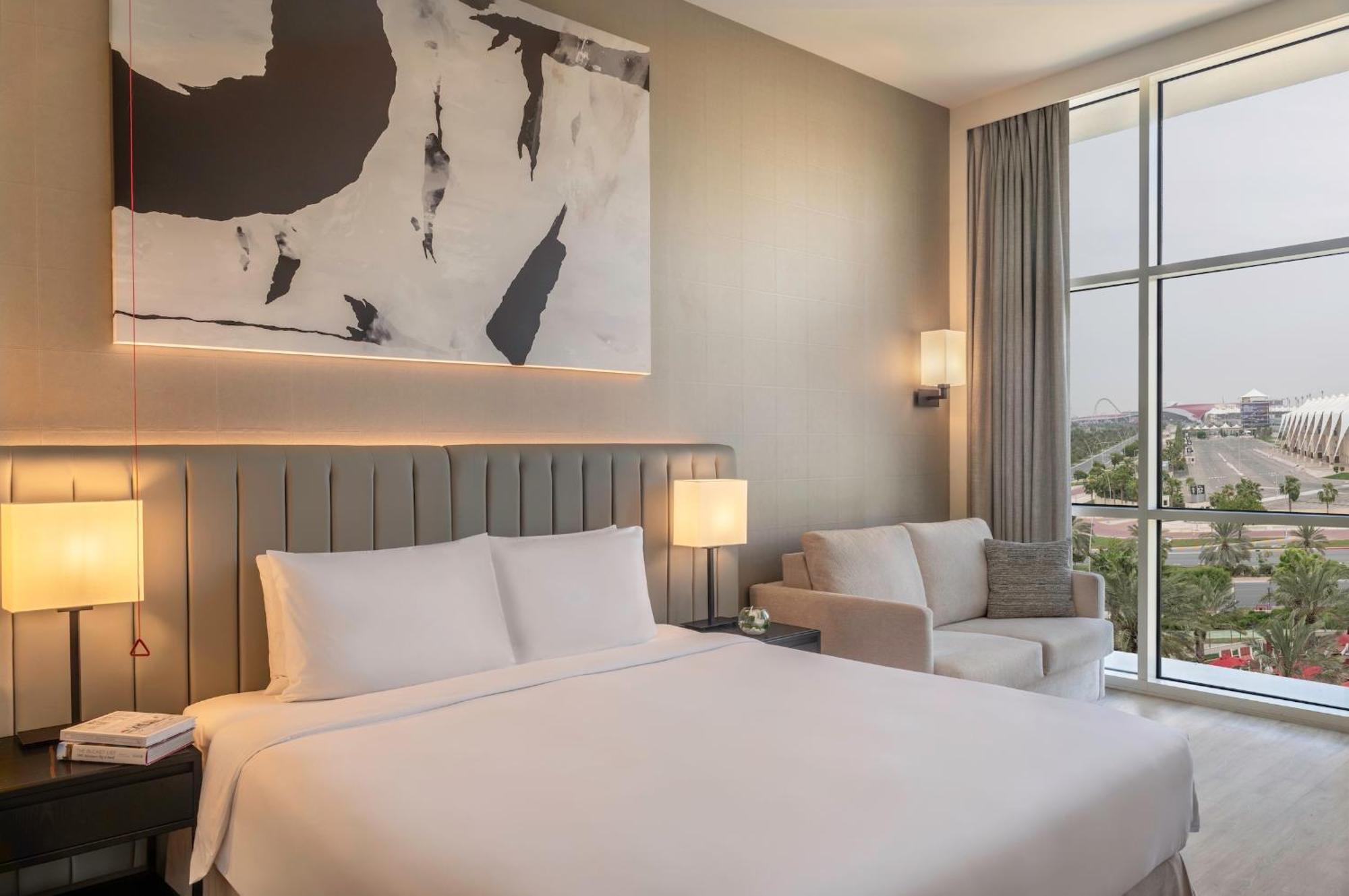 Deluxe King Room Accessible Pool View or Theme Park Access,1769515167:JPEG