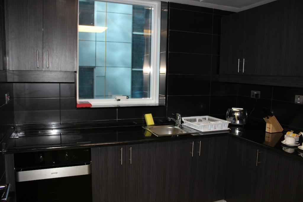 Deluxe Queen One Bedroom Apartment
