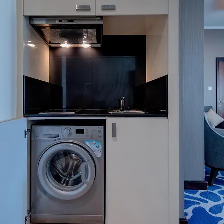 Hawthorn Suites By Wyndham Abu Dhabi City Center-2
